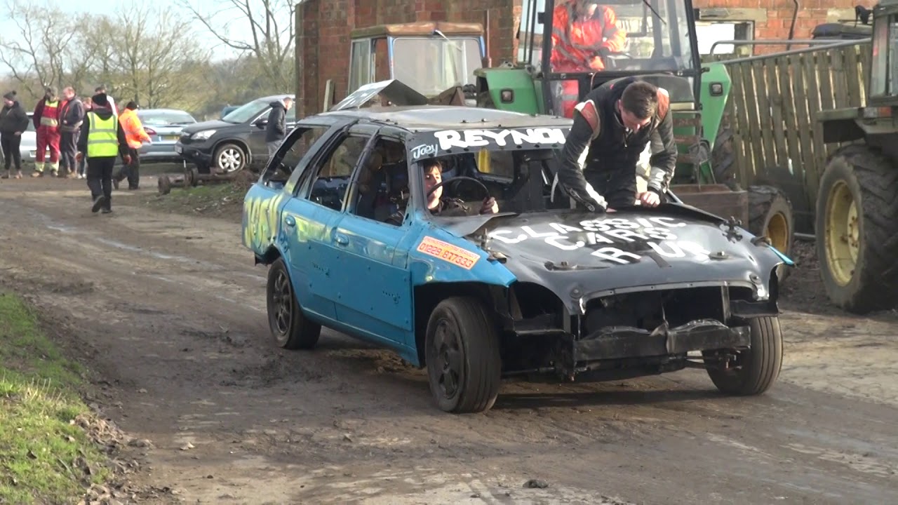 Highlights of 2 litre and unlimited banger racing at Barford 29/12/19