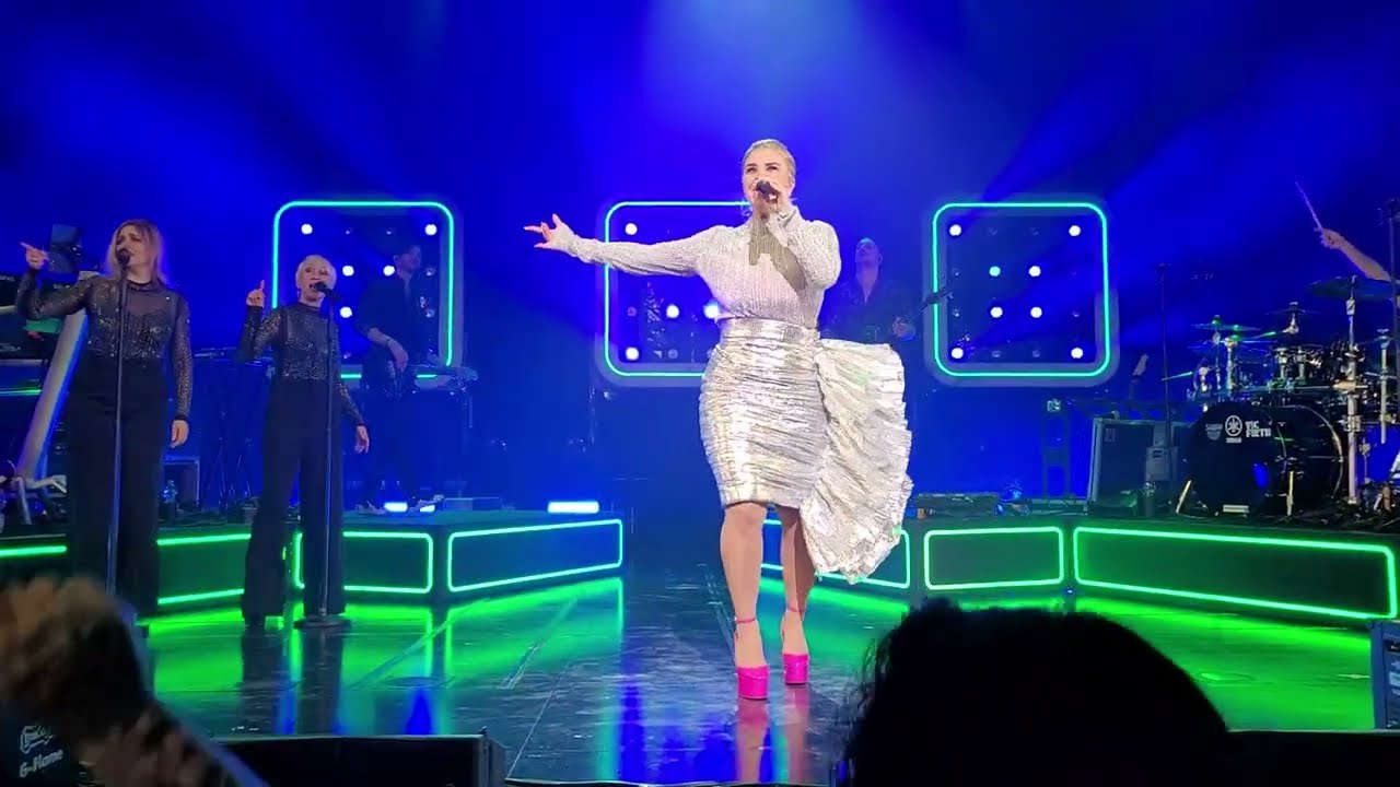 Beatrice Egli & Immer so bleiben LIVE & Volles Risiko Tour Hamburg StageOperettenHaus 20.11.2023
