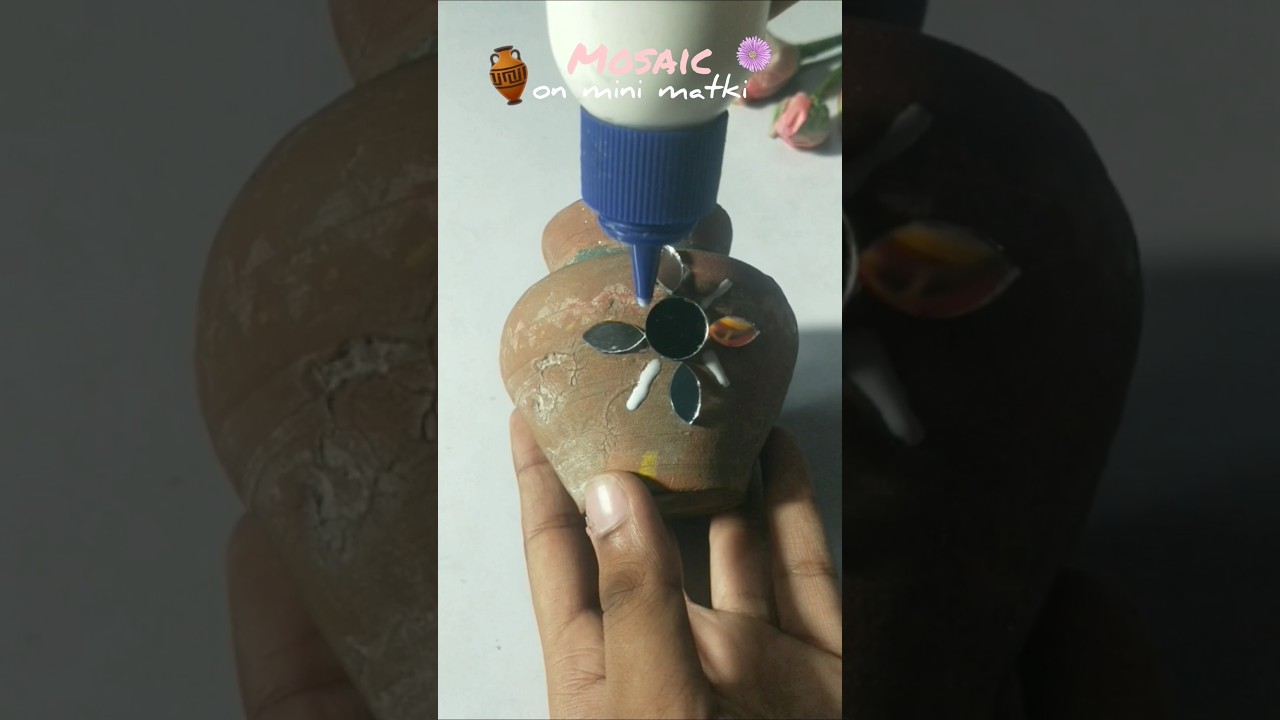 Mosaic art on mini matki