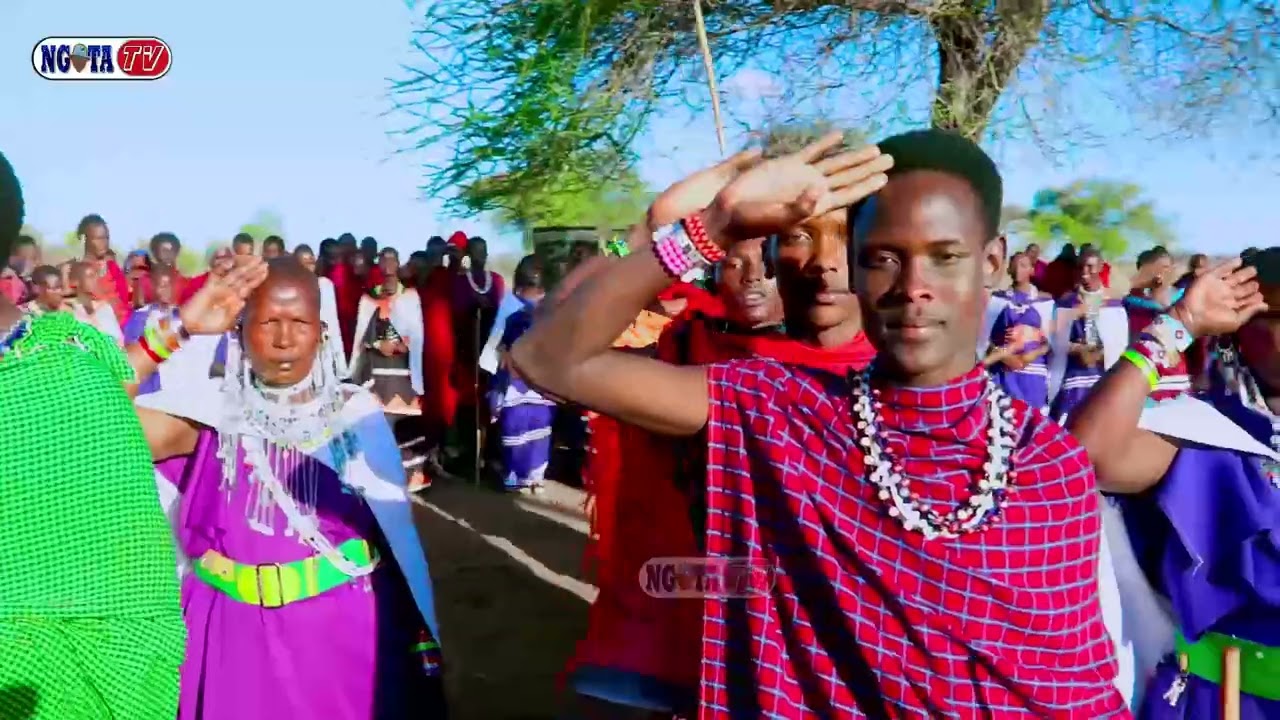 Uzinduzi wa kisima cha maji cha familia ya  irmamasitana hii ni  kwaya lengoholoi 
