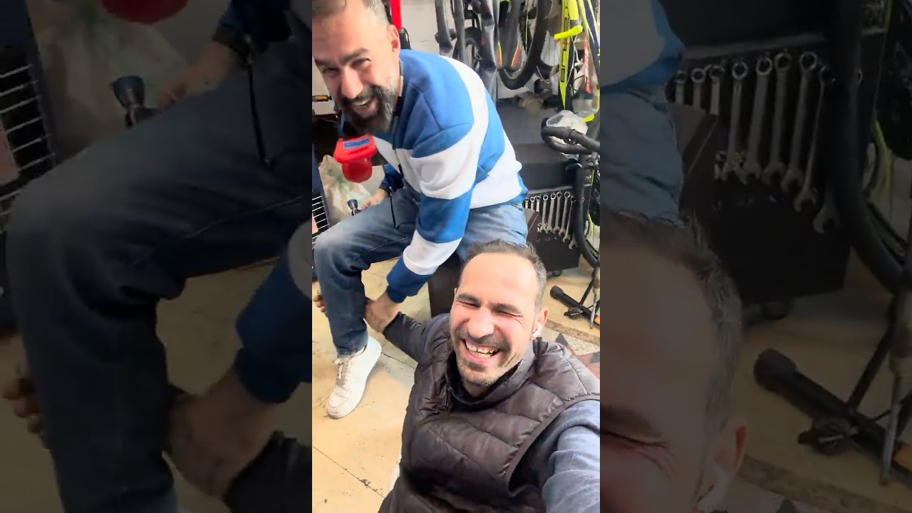 چی باعث خنده شده
