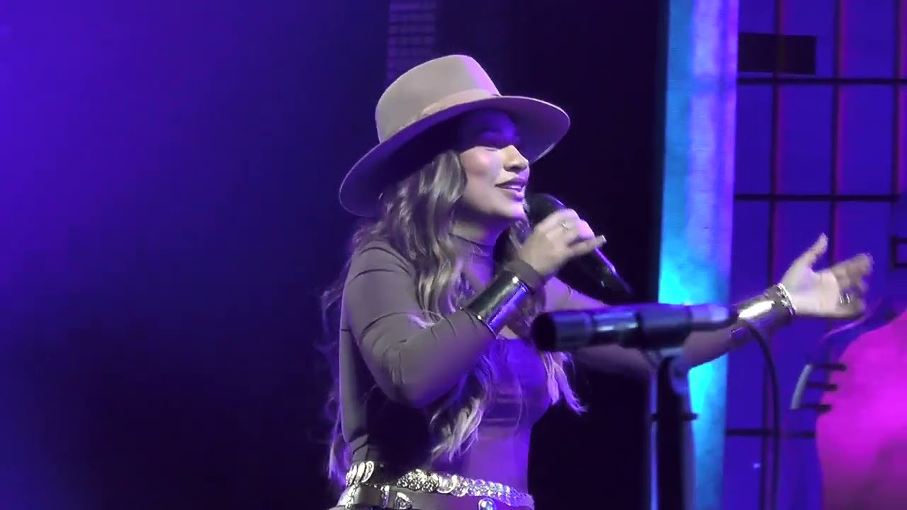 Simone Mendes - Dois Tristes  Ao Vivo - ( Sem Cortes )