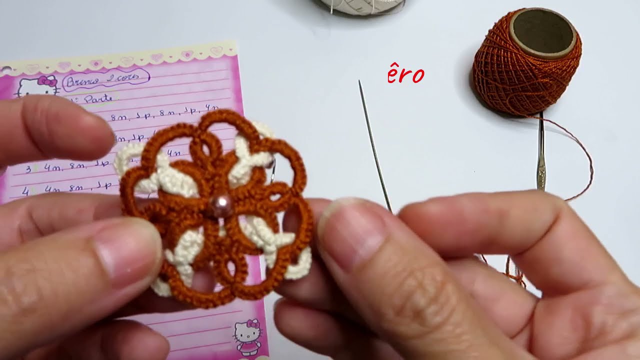 Brinco com 2 cores em frivolitê lindo e fácil de fazer - Por Patricia Carrêro