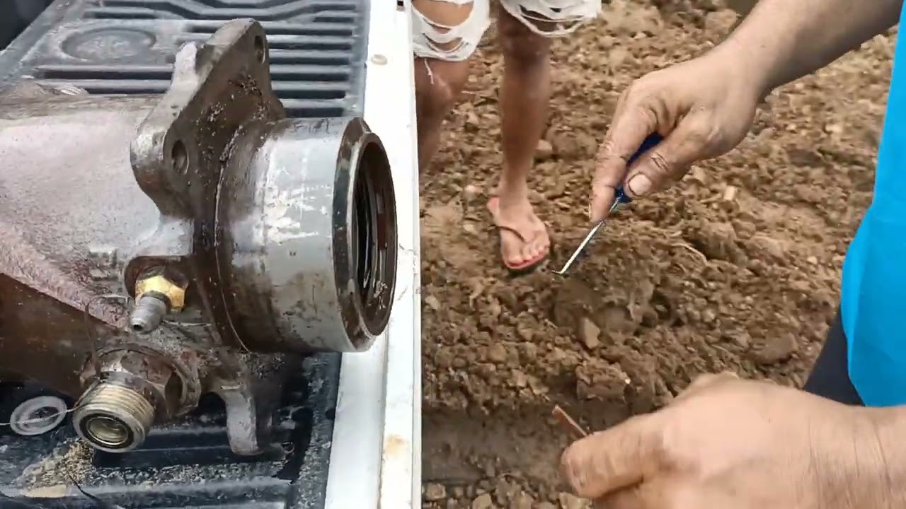 How to fix no steering,Low power on travel issue on HITACHI EX200,Center/Swivel joint internal leak
