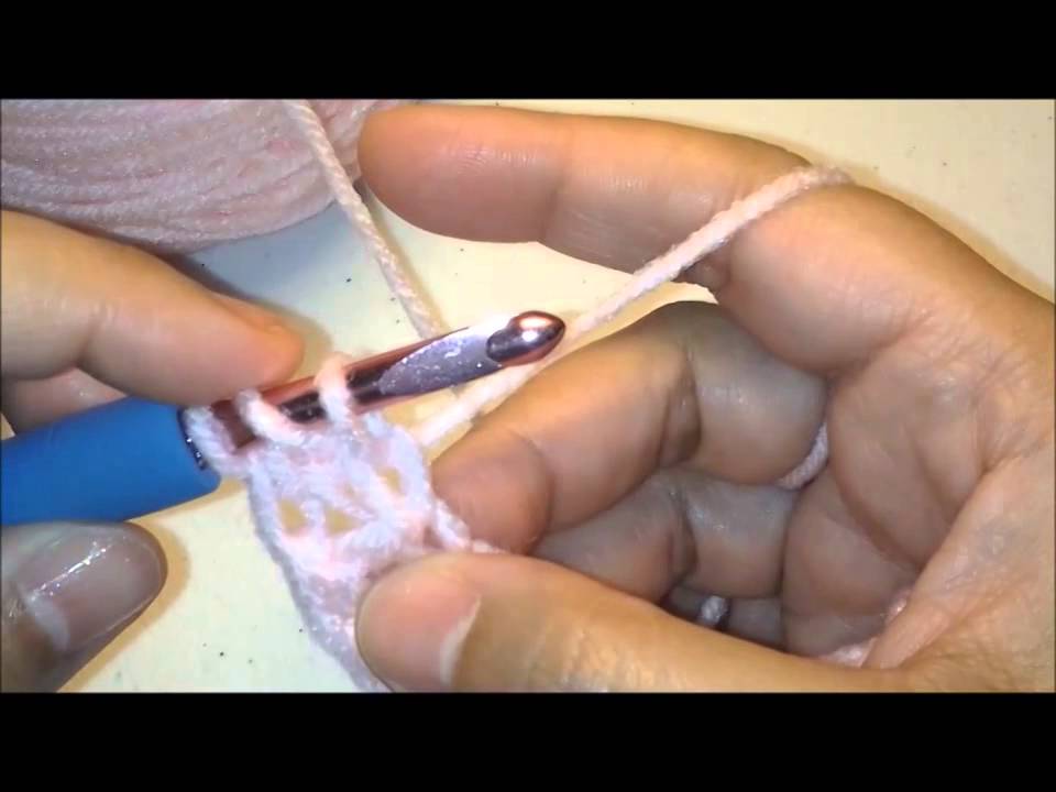 Left Hand - How To Make A Chainless Double Crochet Foundation