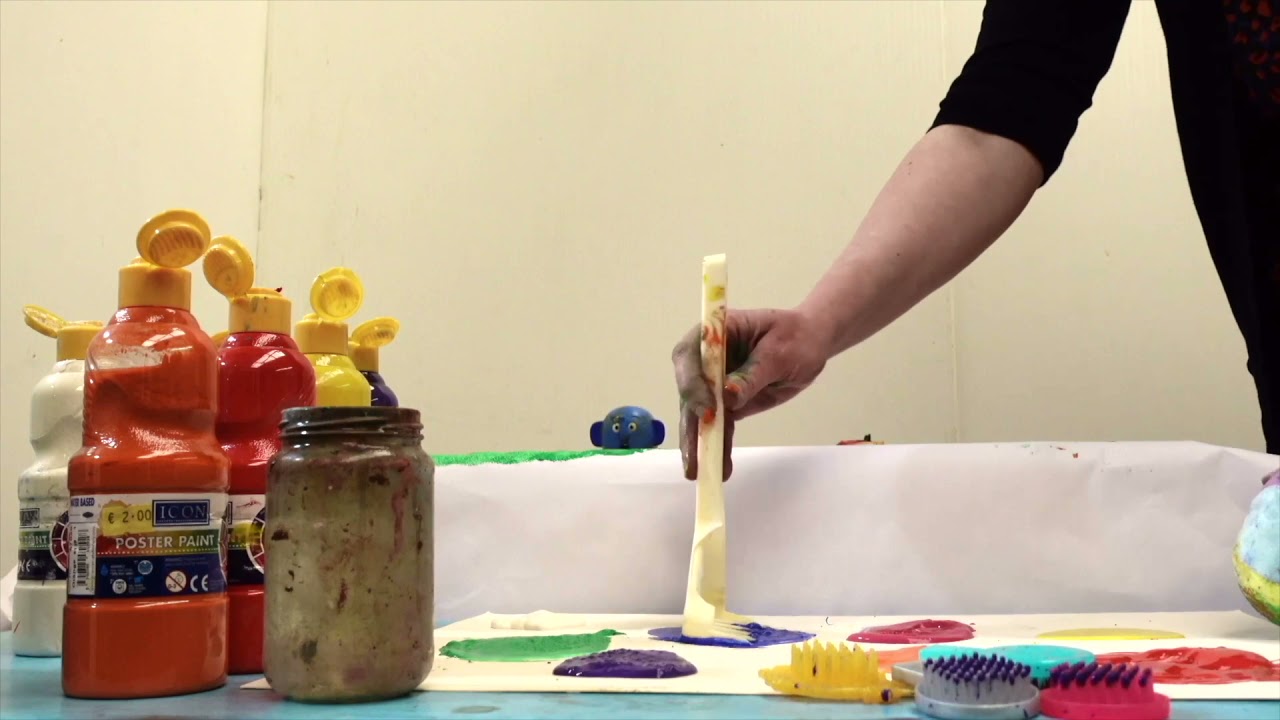 Ealaín le Bréagáin / Art with Toys #1 | Cruinniú na nÓg 2021, Linenhall Arts Centre