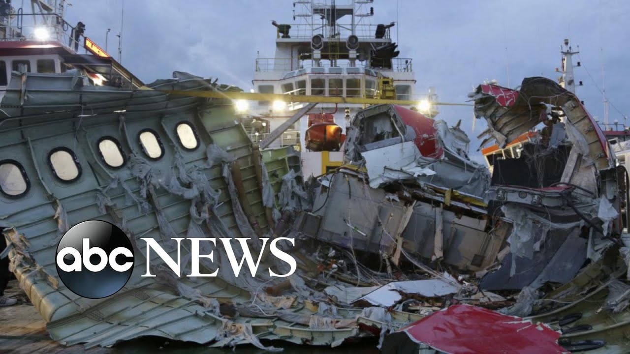 Investigators Reveal a Computer Glitch Brought Down AirAsia Flight Off the Coast of Indonesia