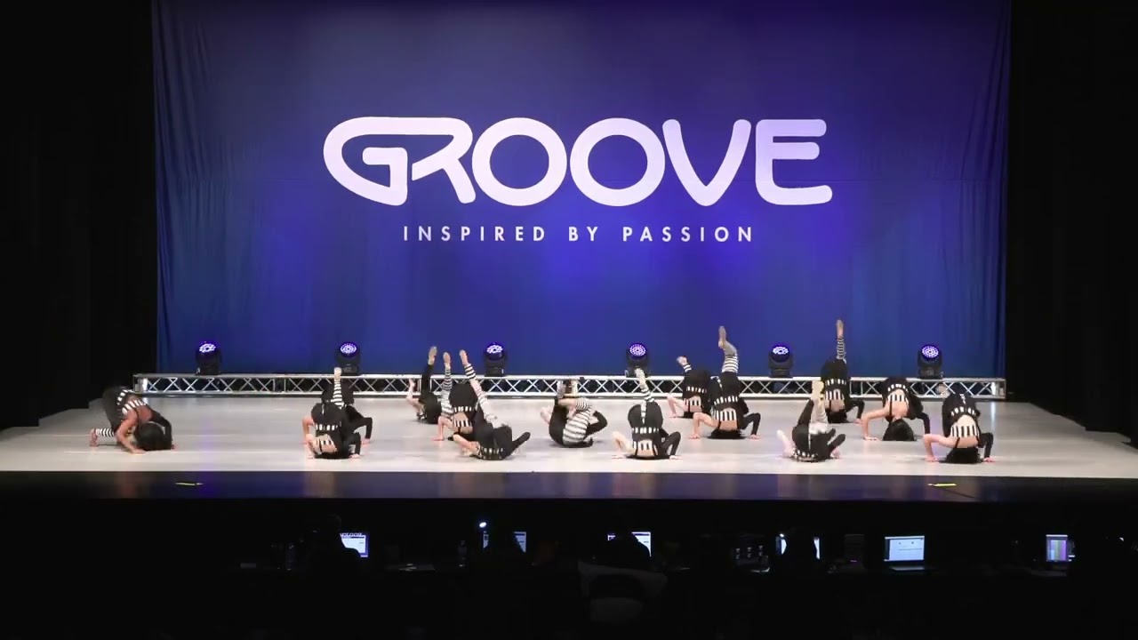 Groove Ava Adams