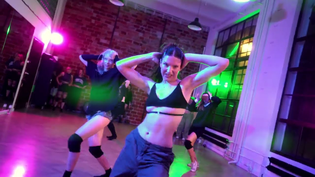 Charli xcx & Billie Eilish - Guess | Dominik Szepke Choreography