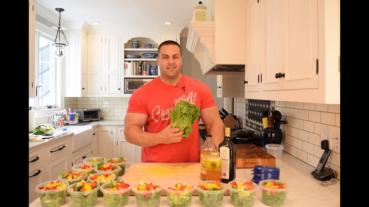 Food Prep: Nutritious Chicory, Green Leaf and Bell Pepper Salad with
Apple Cider Vinegar Dressing
