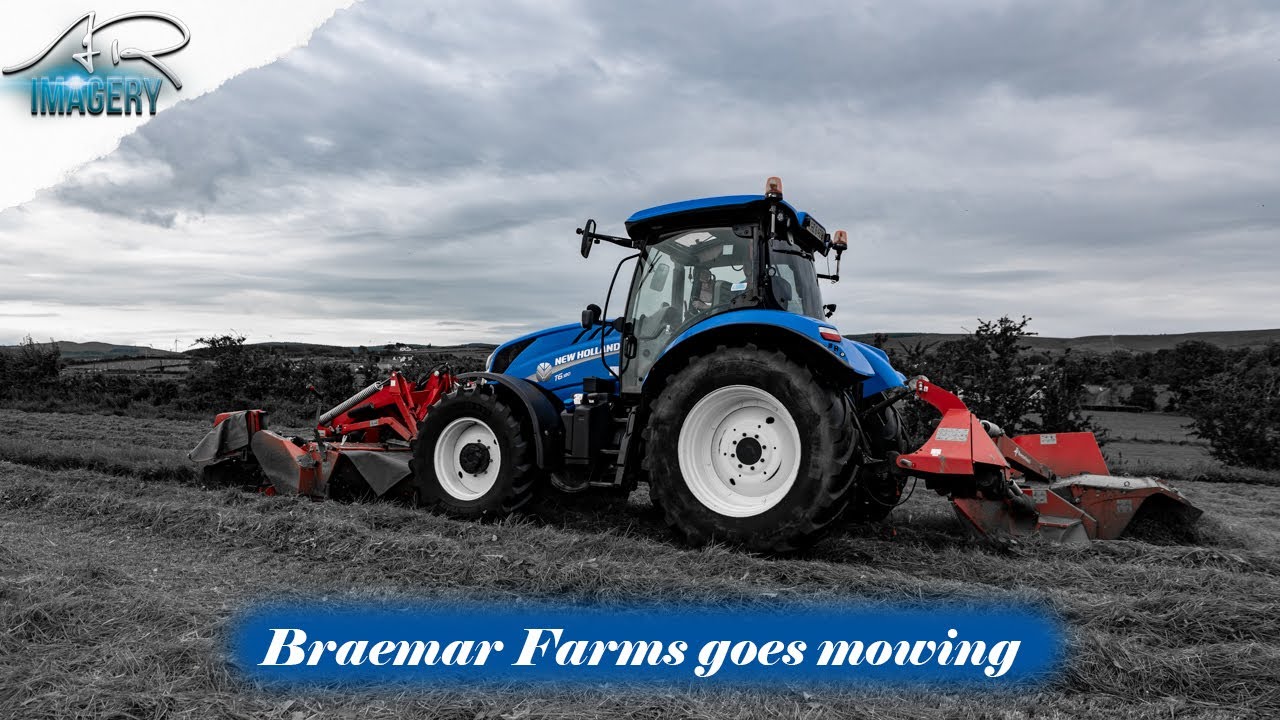 Braemar Farms goes mowing with the New Holland T6.180