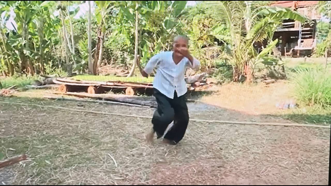 លោកយាយចេះគុនល្បុកតោ