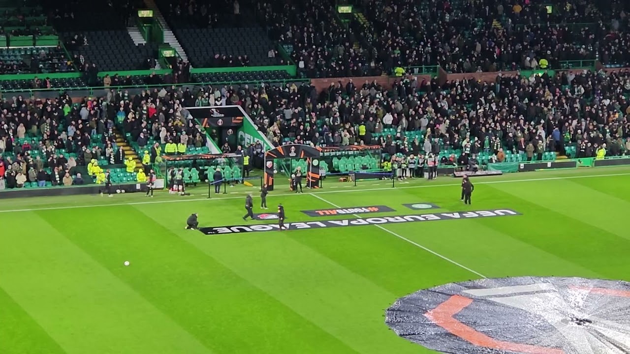 Celtic v Utrecht Pre Match, Players coming out of the Tunnel & the Famous Celtic Huddle