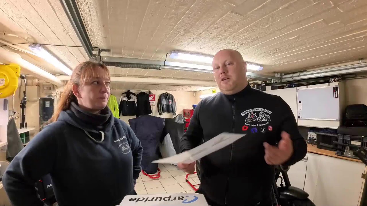 Essais motos et équipement l'atelier de gilles et sarah est en live !