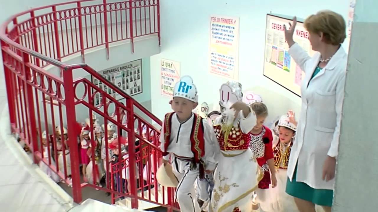 FESTA E ABETARES: Shkolla 9 vjeçare 
