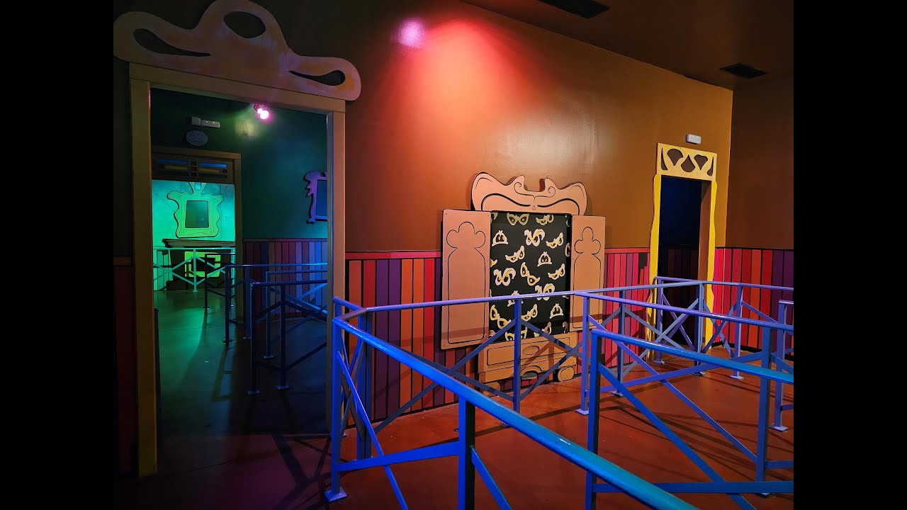 Ambiente colas - Aventura de Scooby Doo - Parque Warner 2024