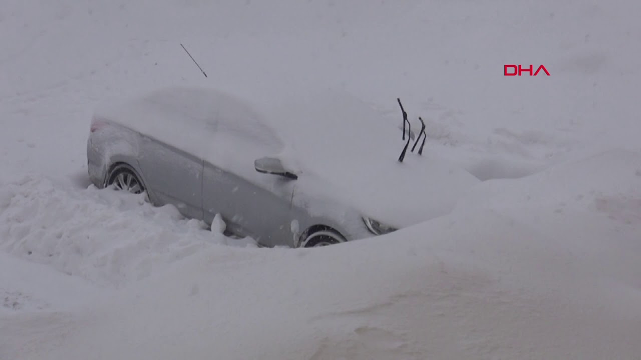 Bitlis'te kar kalınlığı 1,5 metreye ulaştı