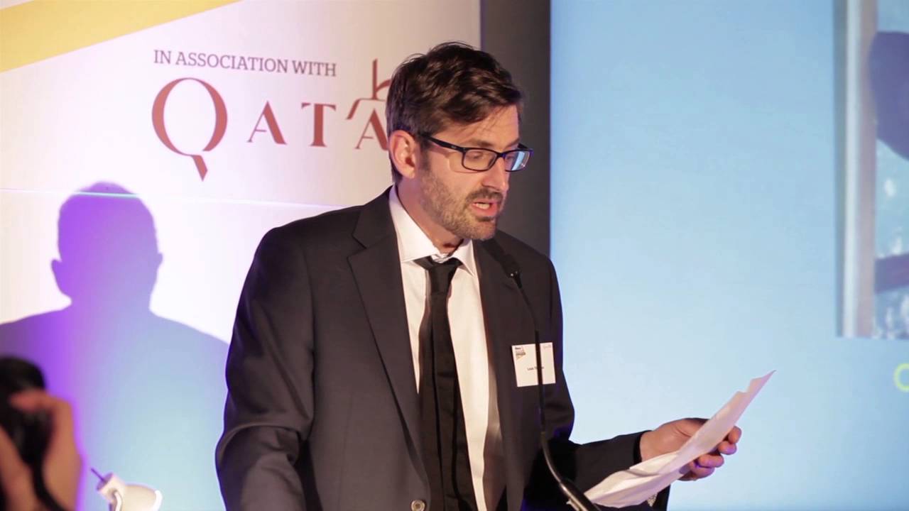 Louis Theroux collecting his father's Outstanding Contribution to Travel award