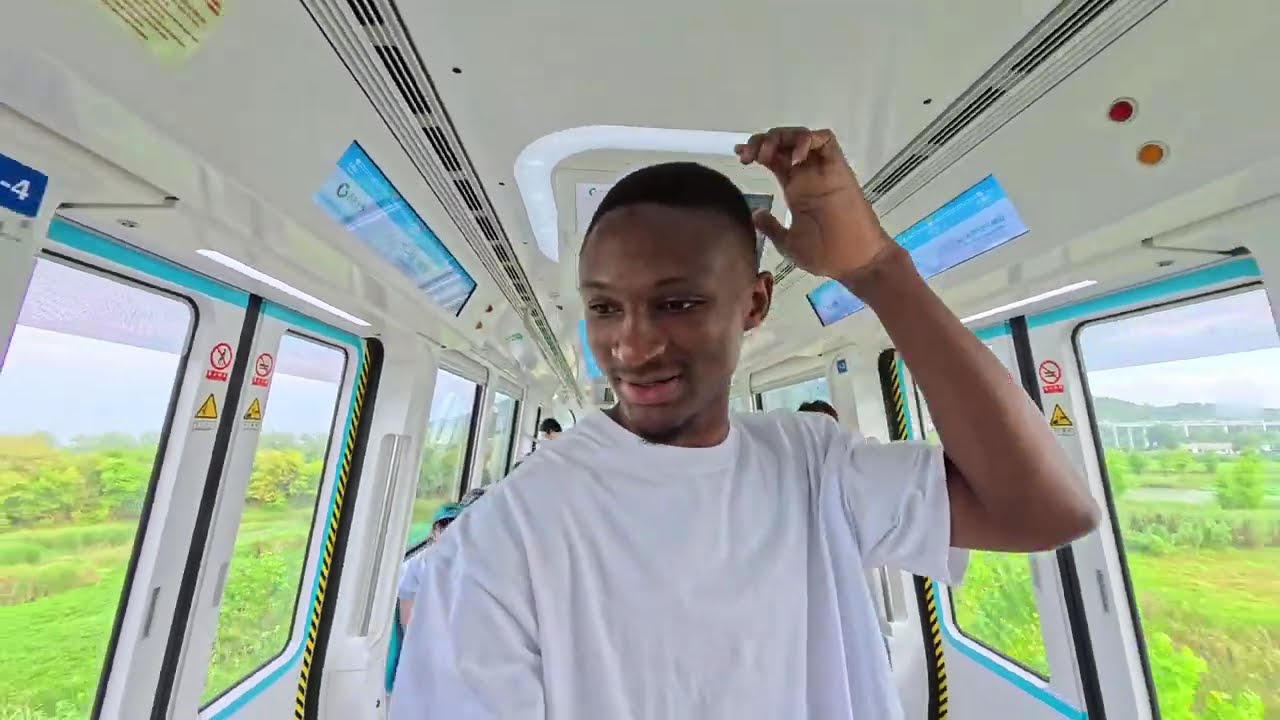 trying the chinese transparent train in wuhan#travel #socialexperiment #china