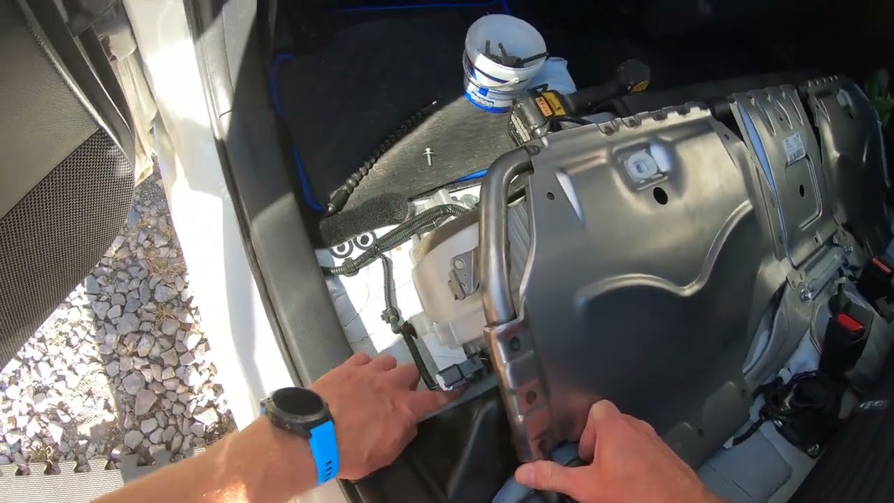 2016 Auris hybrid battery cooling parts service for FREE !!