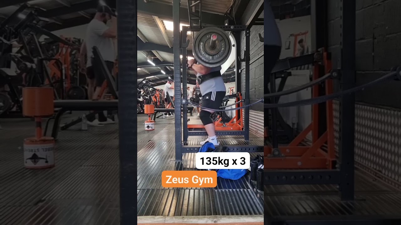 SSB Squats 135kg x 3 #squats #ssb #zeushastings #workout #legday #powerlifting #fitness #sport #gym