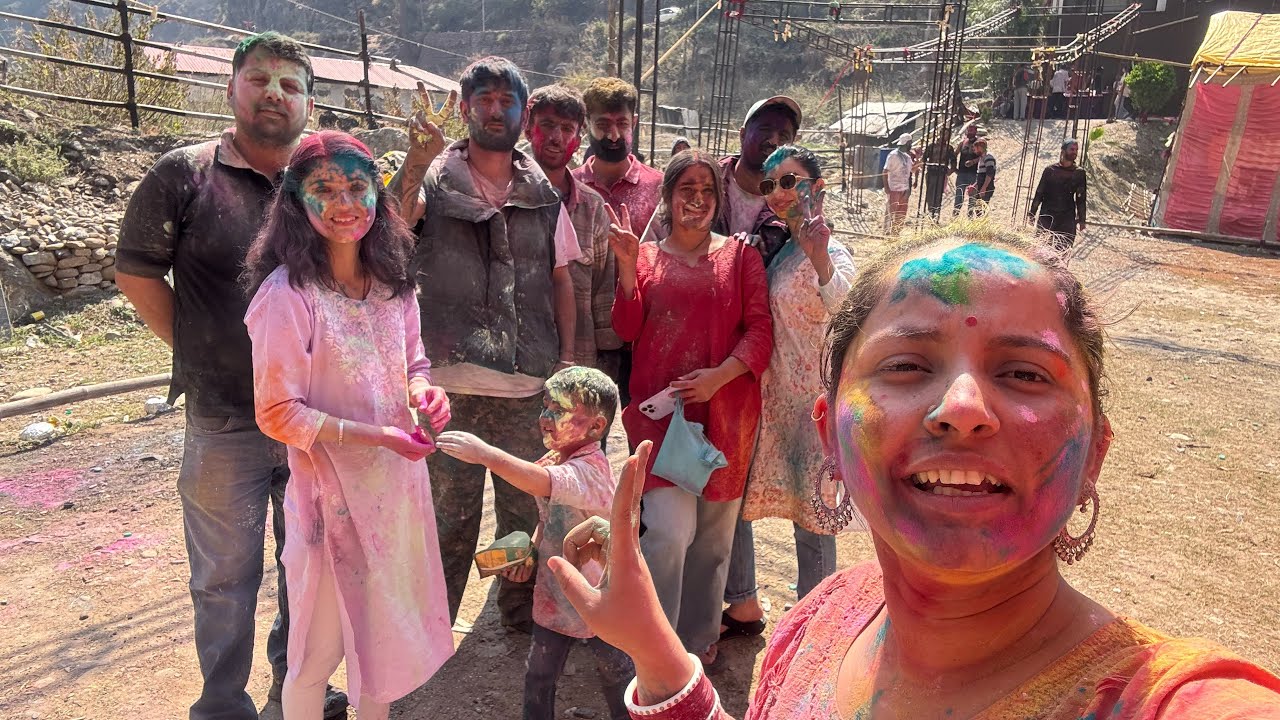 Shadi ky bad ki first holi #kajalmogta #phadilifestyle #dailyvlog 