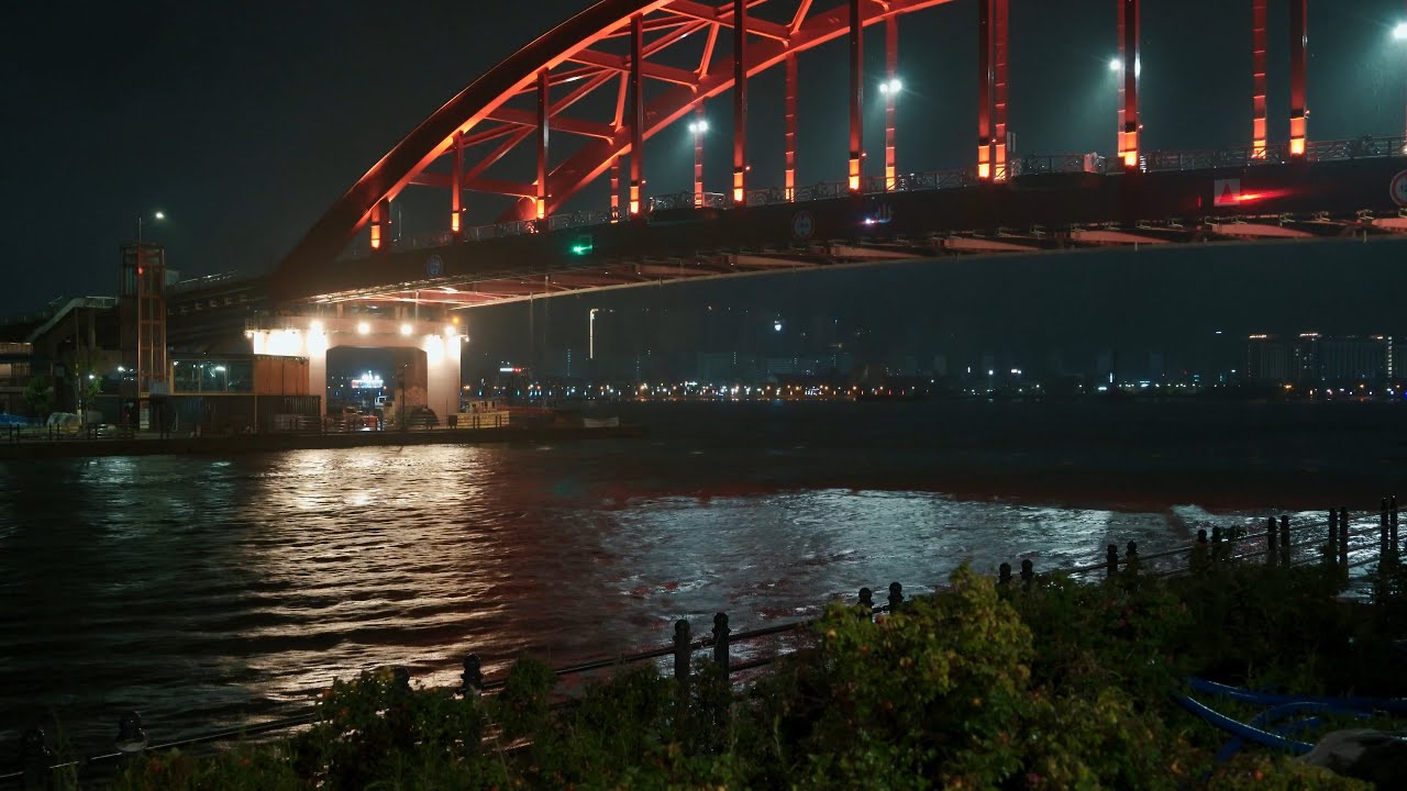 [4K RainWalk] 속초 아바이마을, 비오는 밤에 걸어보니 분위기 돗네. Night Rain Walk in Seaside Village. Sokcho City.