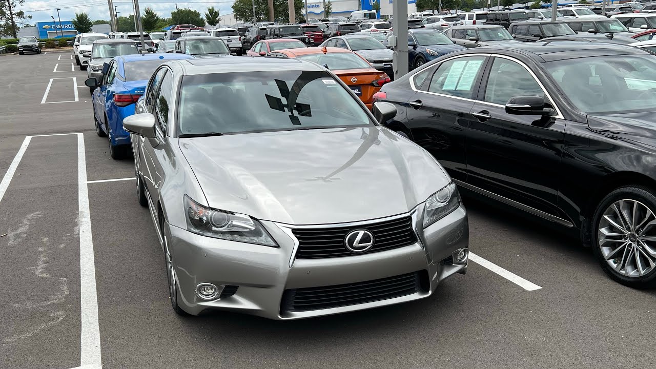 Lexus GS350 2015 года… По сути, Lexus G35, но с роскошью.
