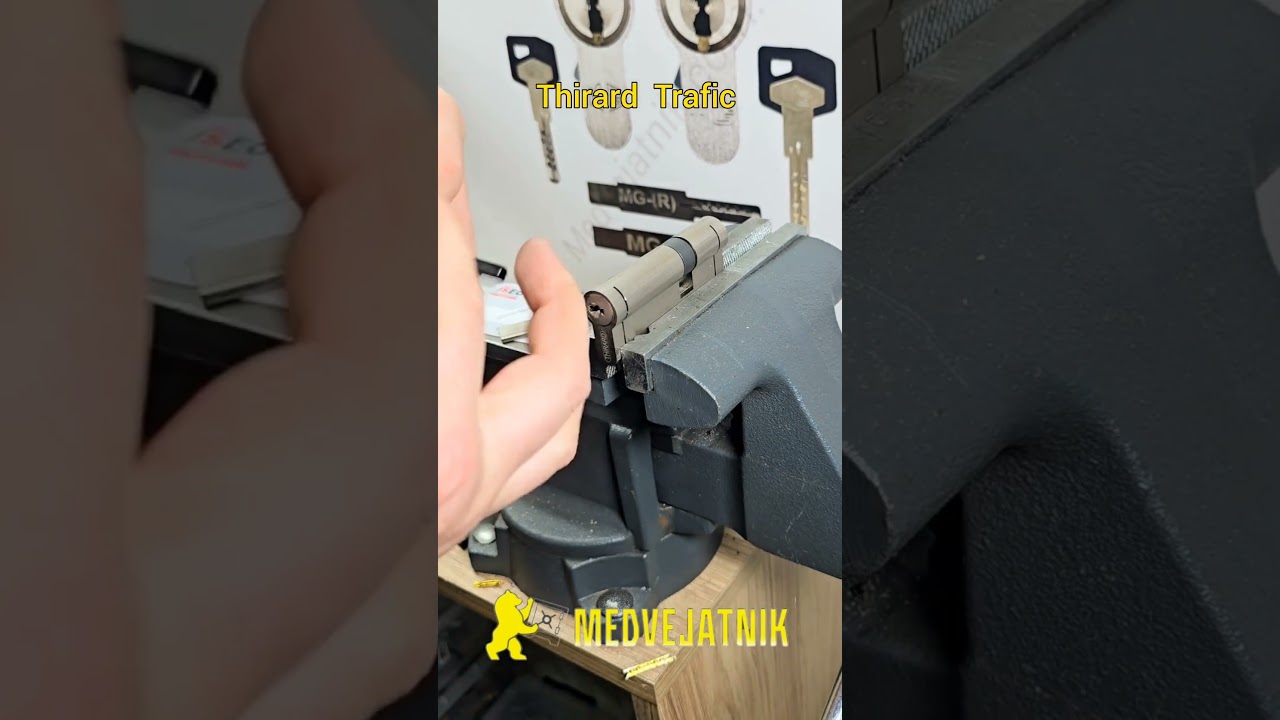 Comment ouvrir un cylindre de Thirard Trafic fran&ccedil;ais +380991131470 WhatsApp