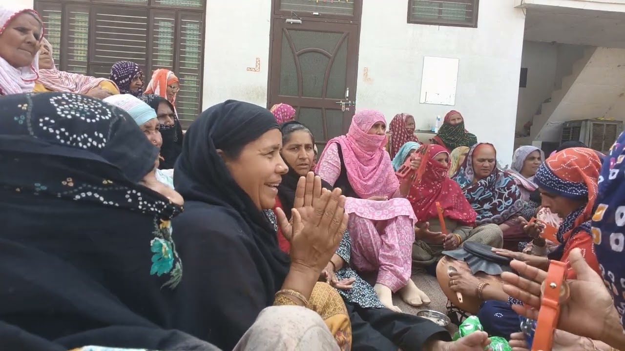 फस गई मकड़ी के जाले में ,🌺🌺 माला धरदी आले में ##🌺🌺🙏🙏🙏 भजन##