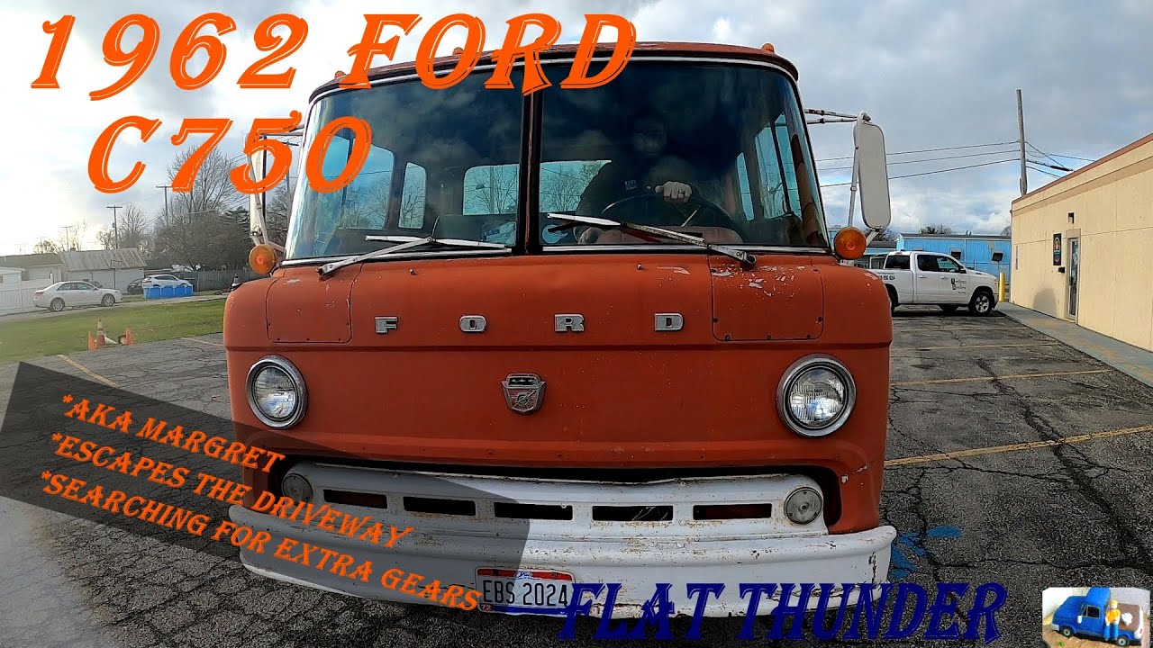 1962 FORD C750 CABOVER; OIL CHANGE / ESCAPING THE DRIVEWAY