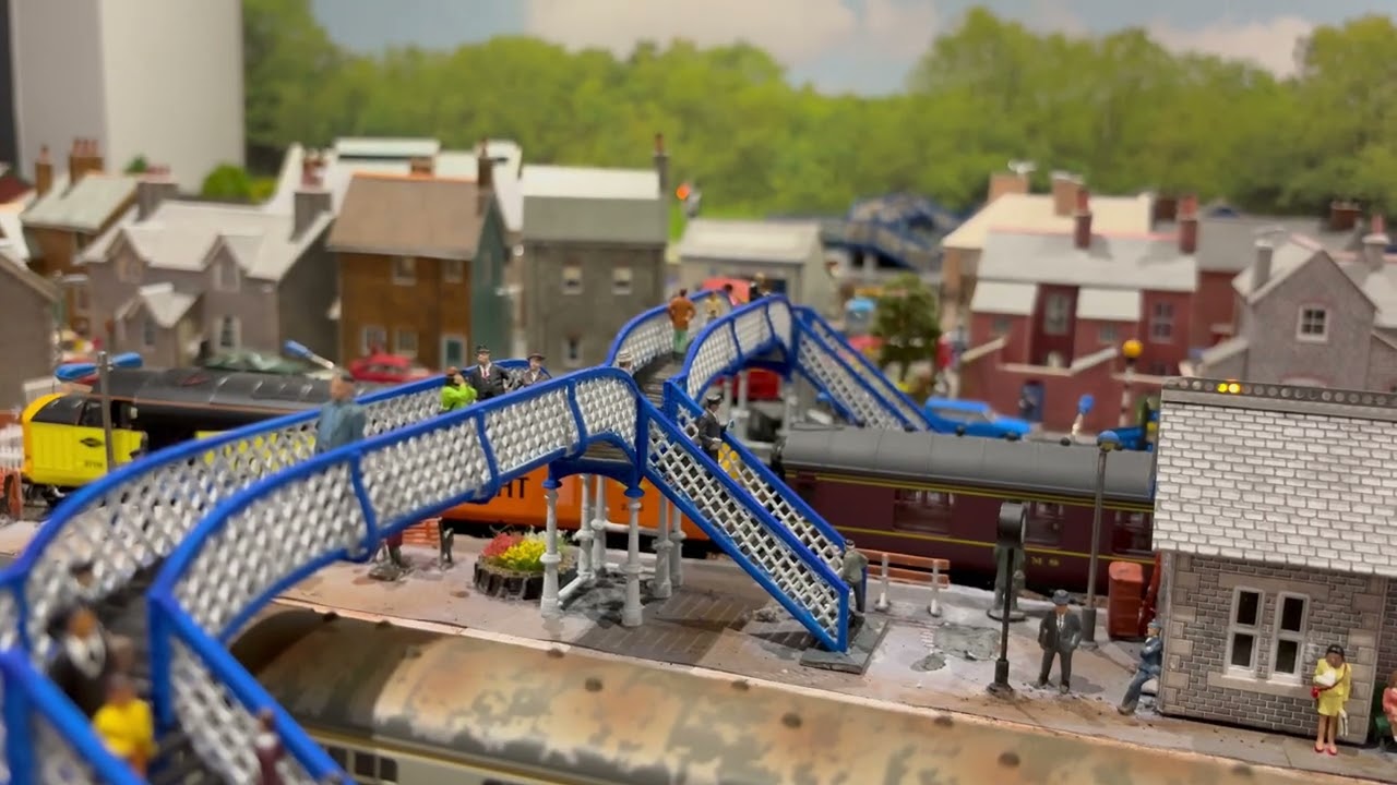 Tornado 60163 Bachmann with hmdc7000 decoder hauling GWR coaches 