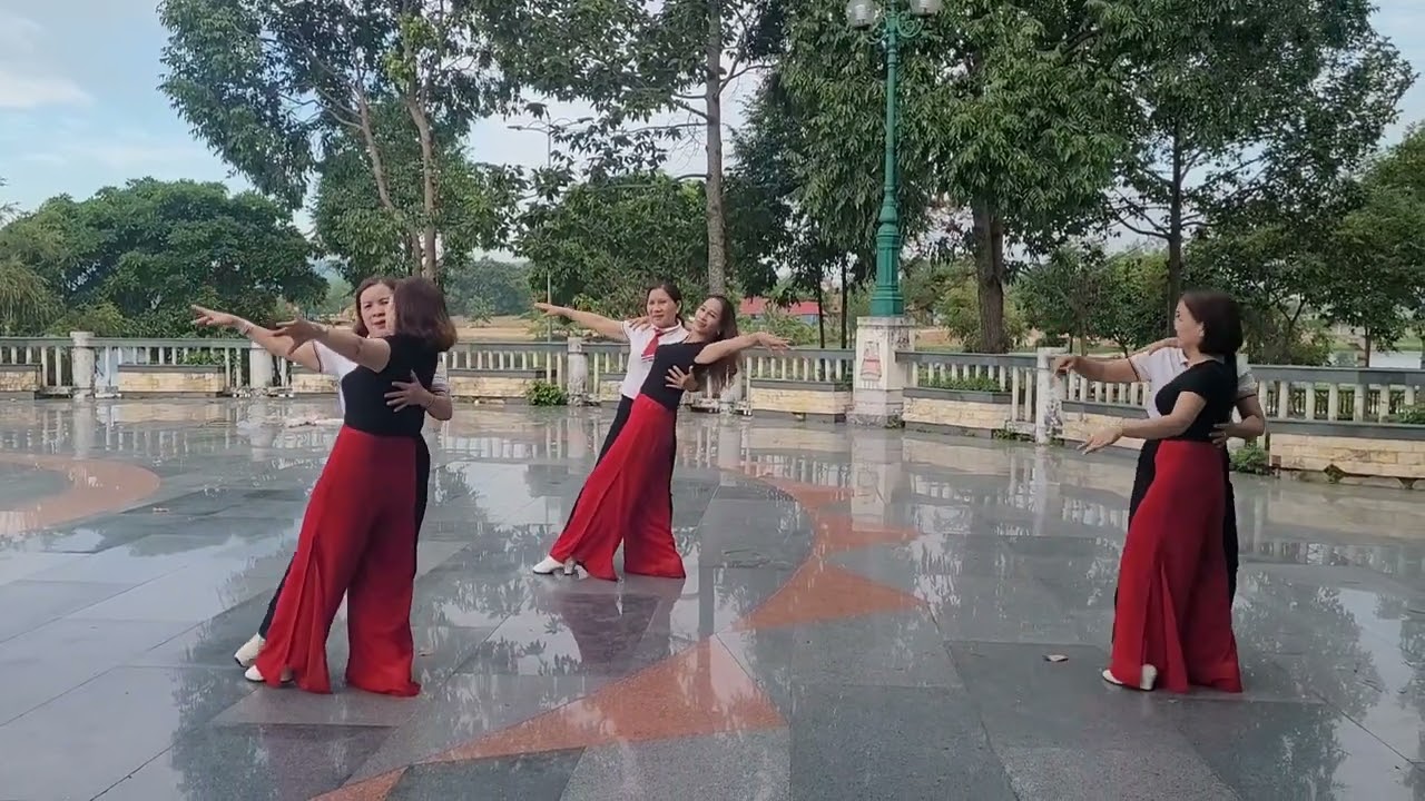 Điệu Pa so của CLB Phố Núi