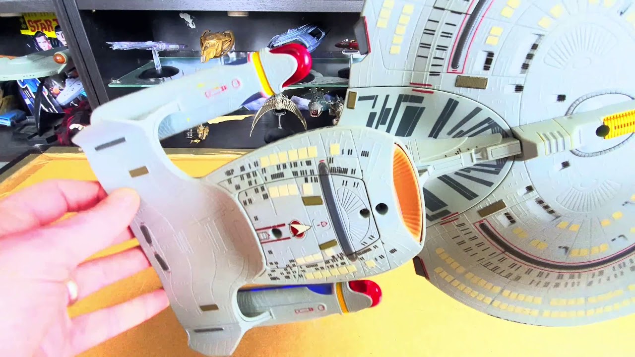 Diamond Select Toys USS Enterprise D All Good Things