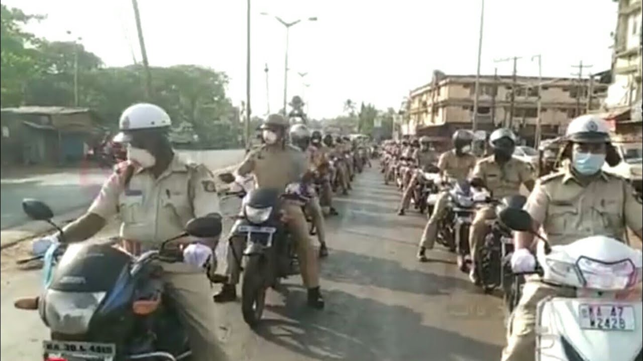 Bhatkal Police awareness rally on LOCKDOWN &bull; COVID-19