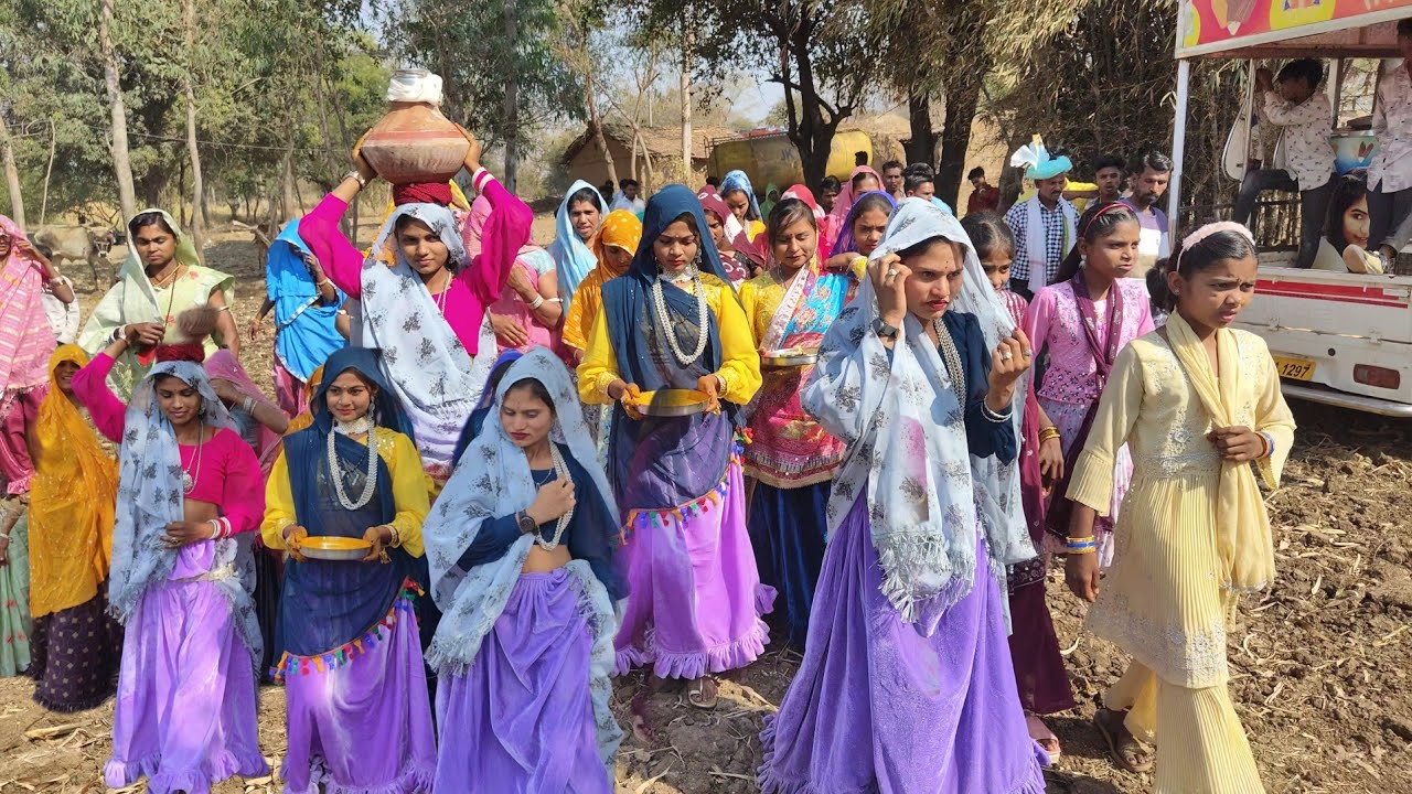 आदिवासी परंमपरा लाडे को पानी पिलाना जारे || पूरा वीडियो देख सकते हो आप | Aadiwasi Tribal Video
