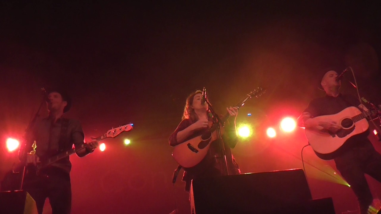 Brandi Carlile & The Twins - Brighton up our Day - Hard Way Home
