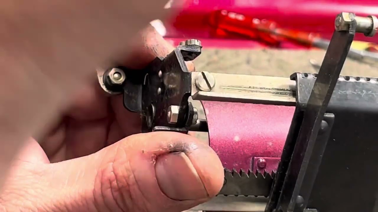 Juwel Model 3 Restoration (Wednesday Typewriter) Feed Roller Install and Removal Tips and Tricks