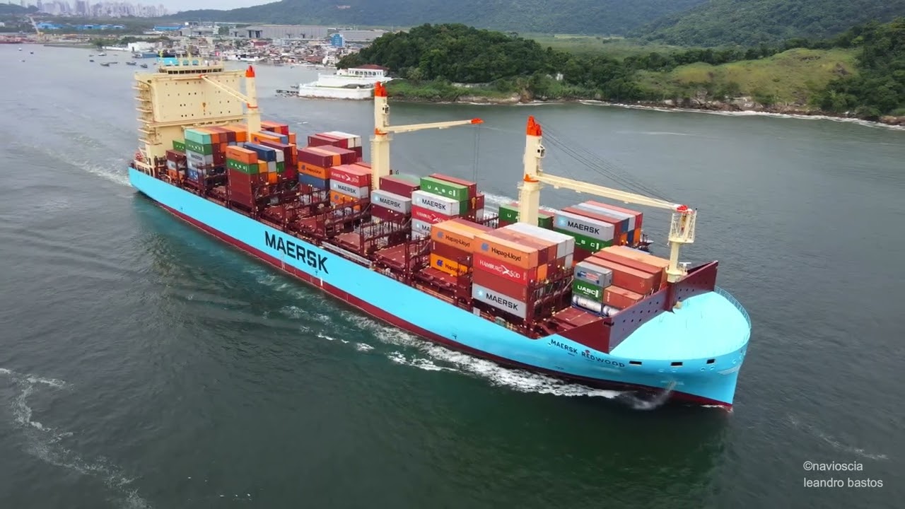 MAERSK REDWOOD - saída      #shipspotting #containershipping #maersk #navio