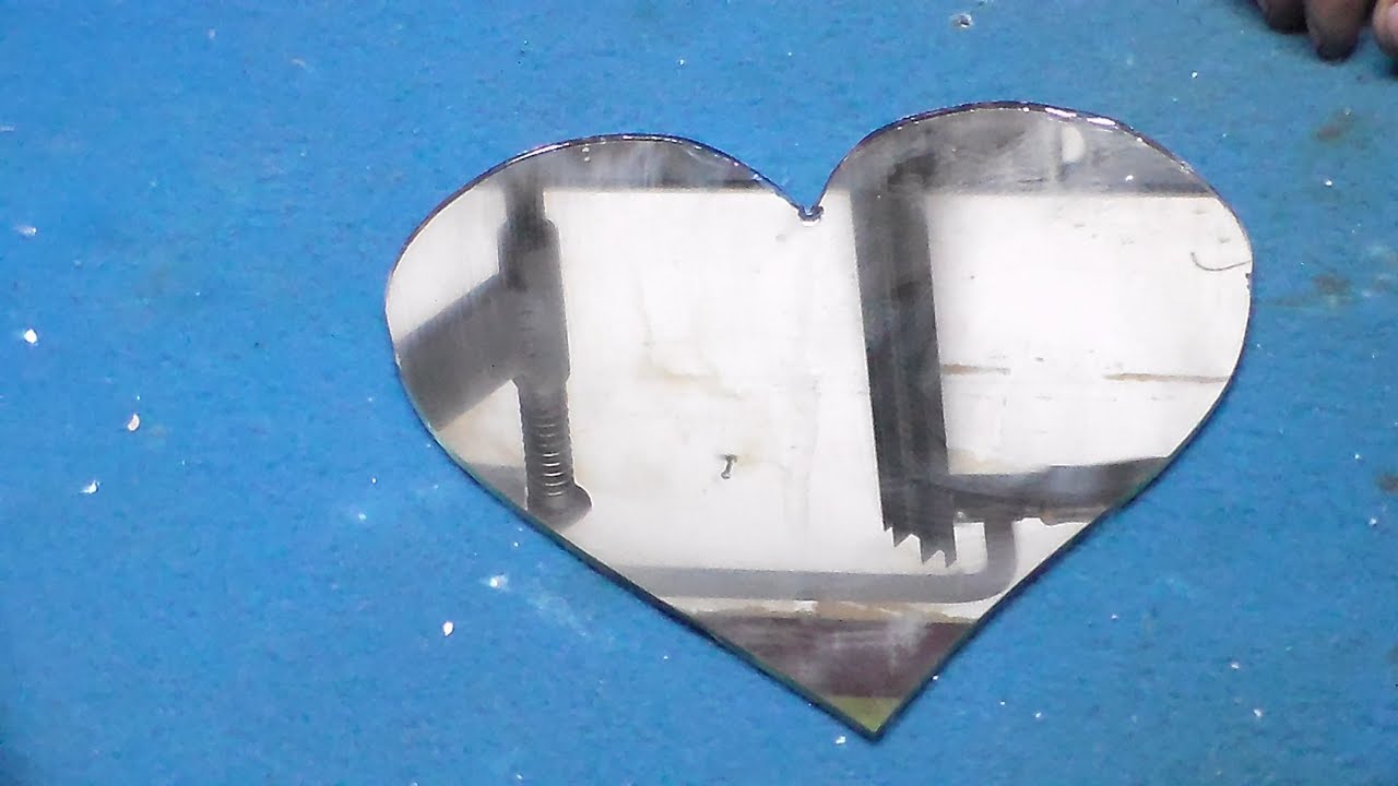 COMO CORTAR UN ESPEJO CON FORMA DE CORAZON... SEGUNDA PARTE.