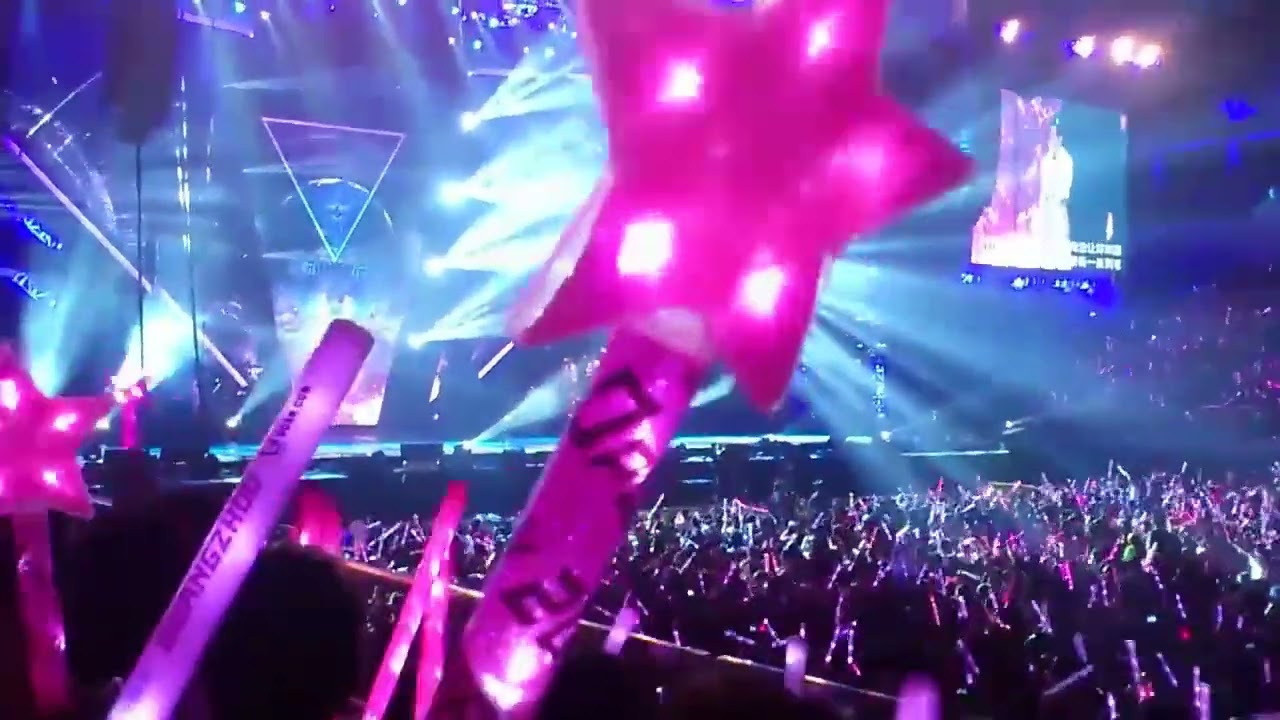 周杰伦 【2013魔天伦世界巡回演唱會-广州站】 开不了口 Live
