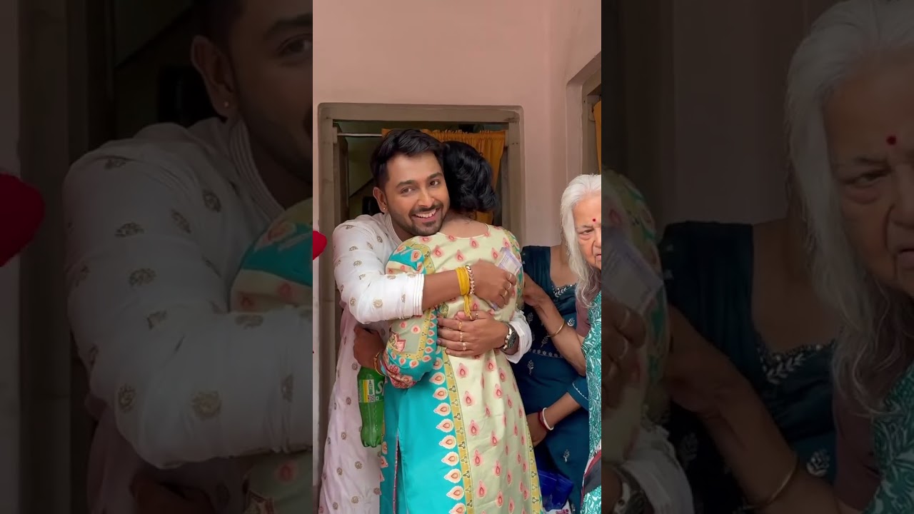 বাপের বাড়ি থেকে শ্বশুরবাড়ির উদ্দেশ্যে বিদায় নিচ্ছে অনন্যা মুহূর্ত টা সত্যি খুব কঠিন।🥹