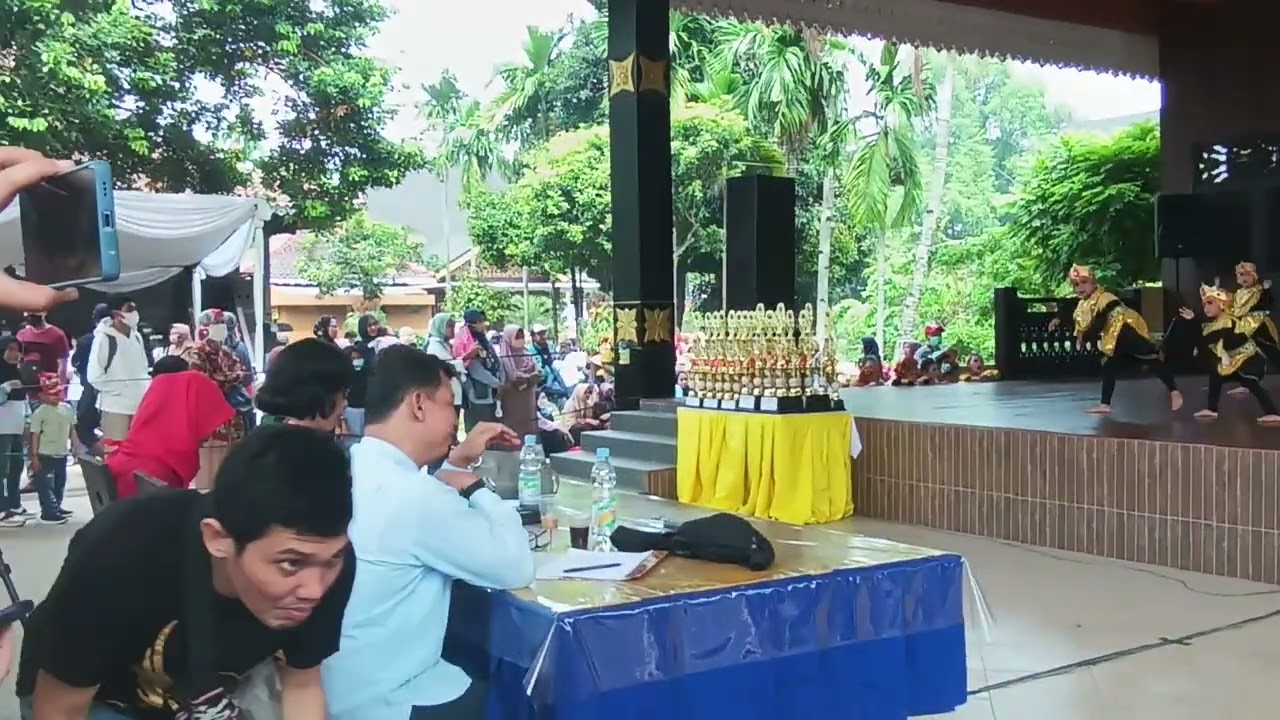 Lomba Tari waktu Renan masih kelas TK A (St. Theresia) 27 Nov 2022