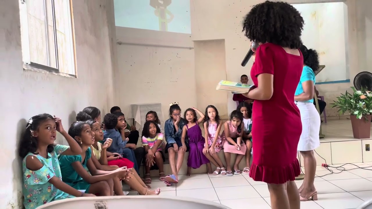 Momento das crianças no culto de sábado