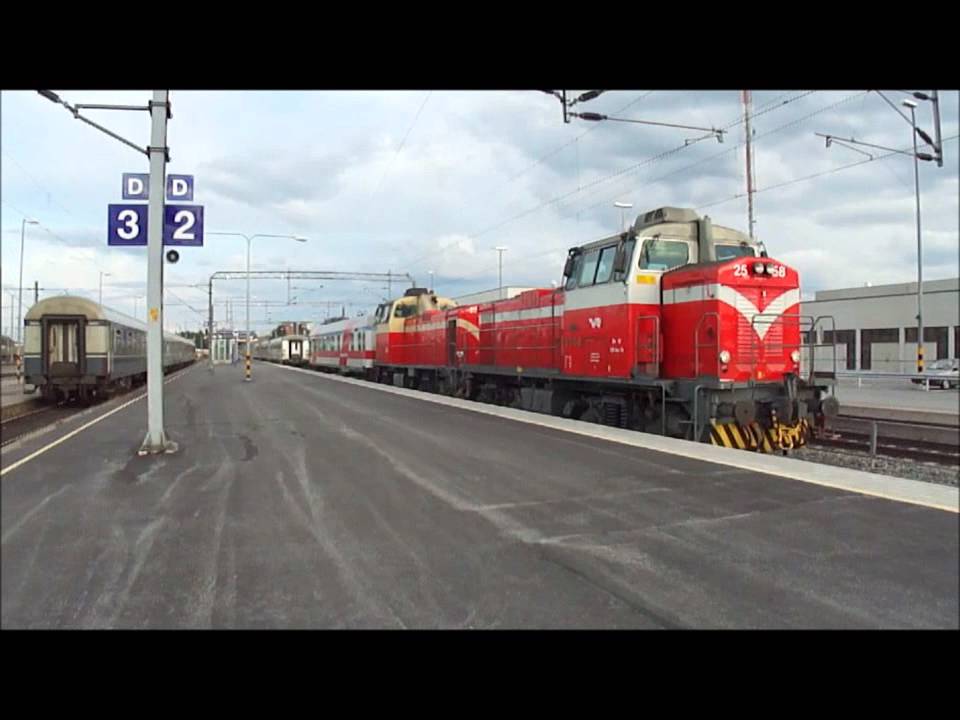 Päiväjunien iltaruuhka Seinäjoen asemalla Heinäkuussa 2011