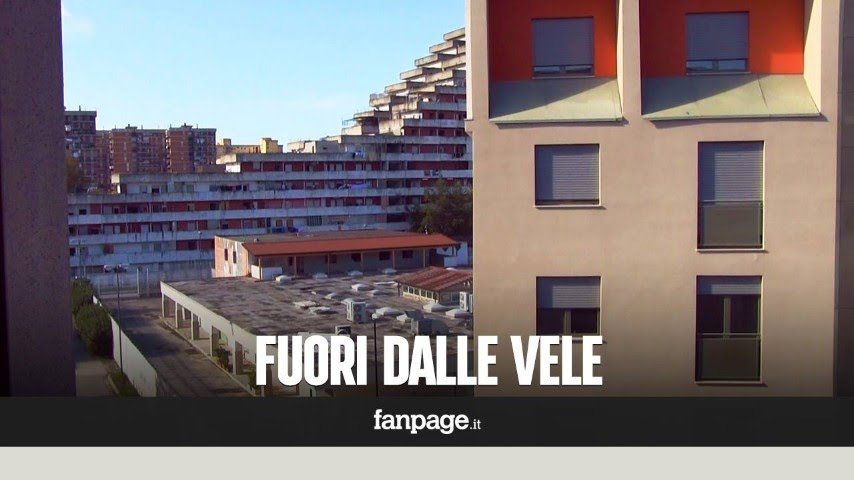 Scampia, 118 famiglie lasciano per sempre Vele: "Che emozione, abbiamo una casa vera dopo 30 anni"