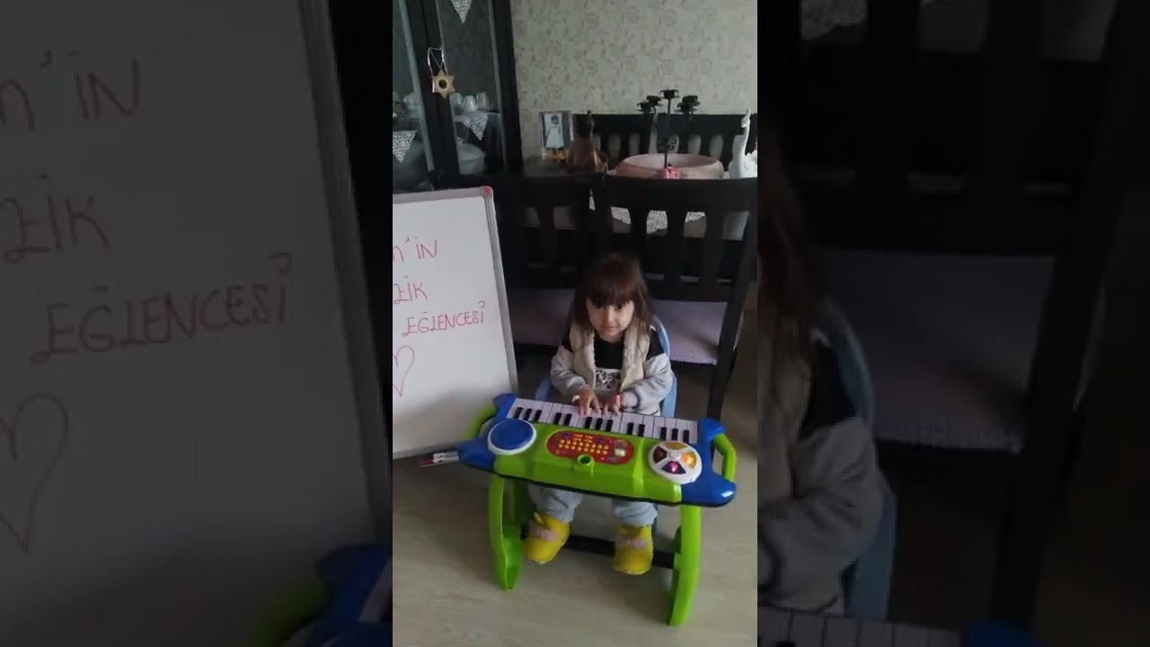 İrem'in m&uuml;zik keyfi 🎹🤗 #m&uuml;zik  #m&uuml;zikaletleri  #orgcadence #piyano  #piyanomusic #eğlencelivideolar