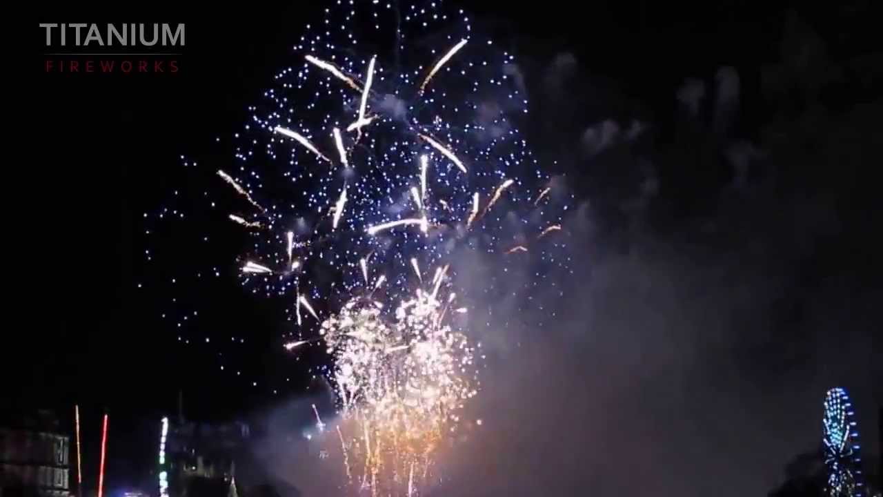 Edinburgh Hogmanay 2014 by Titanium Fireworks
