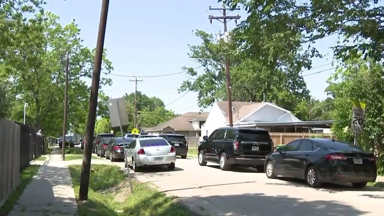 Man shot and killed by officers during welfare check in East Houston, police say