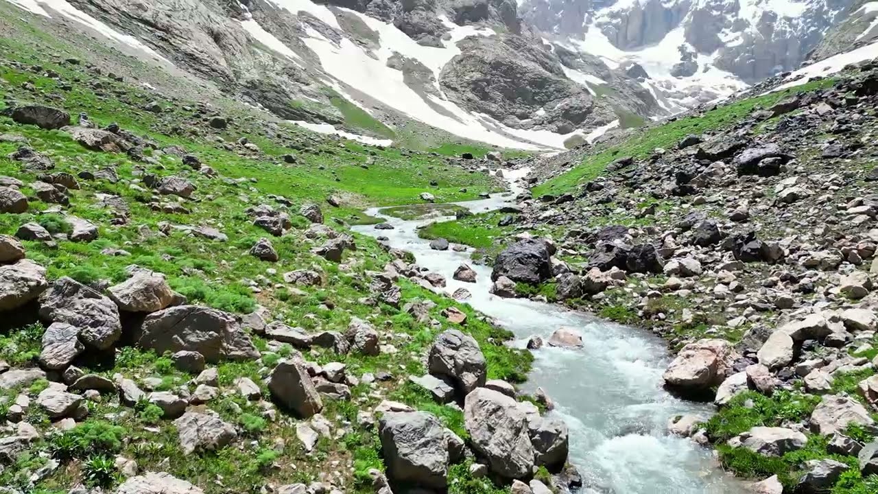 Muhteşem Hakkari doğası.     Cennet ve Cehennem Vadisi